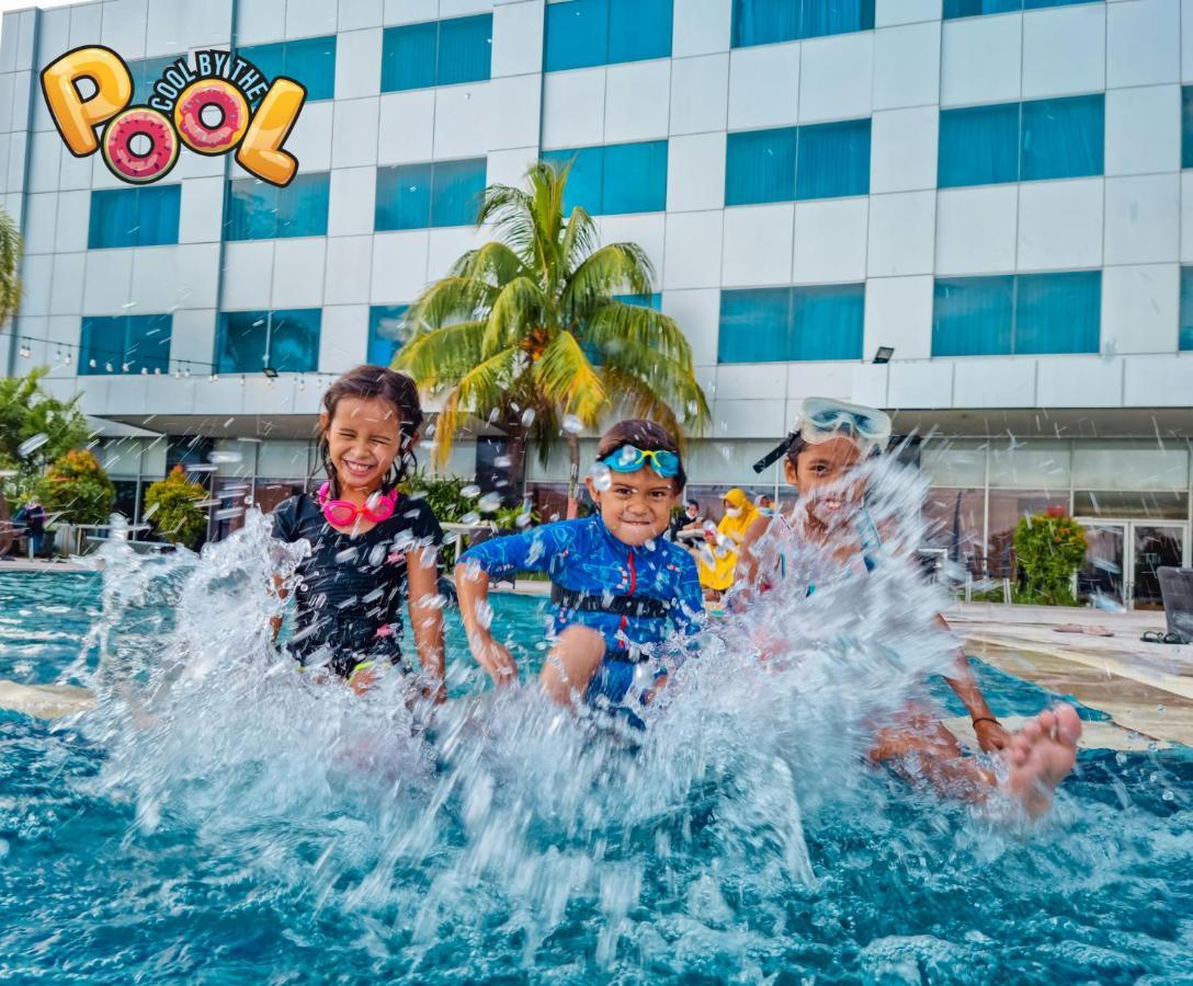 Novotel Balikpapan Exteriör bild