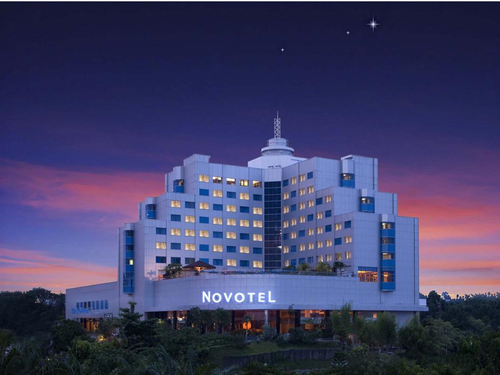 Novotel Balikpapan Exteriör bild